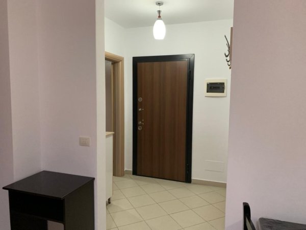 Tirane, shitet apartament 1+1+Ballkon Kati 4, 57 m² 113.000 € (Petrela)