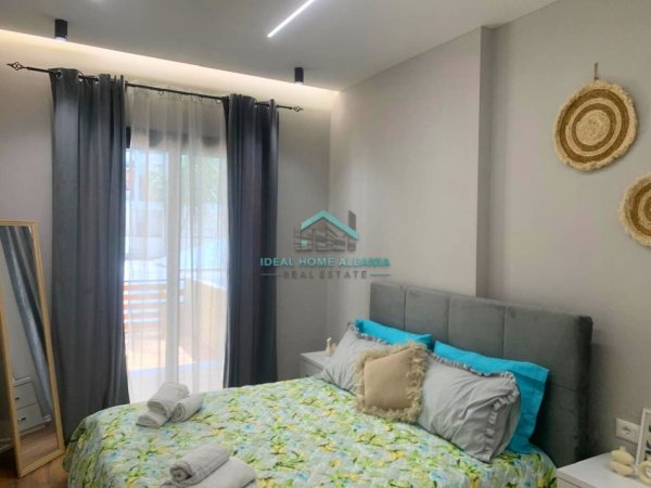 Vlore, jepet me qera 1+1+Ballkon Kati 2, 93 m² 500 € (Rruga e Cipajve)