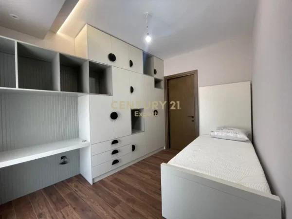 Tirane, shitet apartament 2+1 Kati 4, 107 m² 230.000 € 