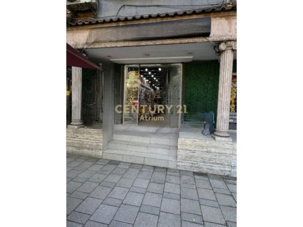 Tirane, jepet me qera ambjent biznesi Kati 0, 60 m² 850 € (Brryli)