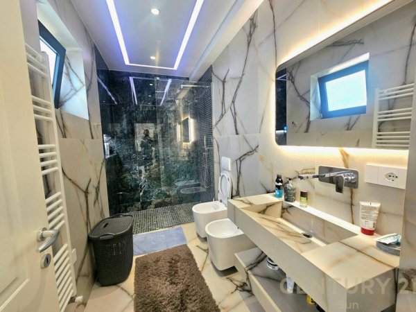 Tirane, shitet Vile 4+1 , 404 m² 780.000 € 