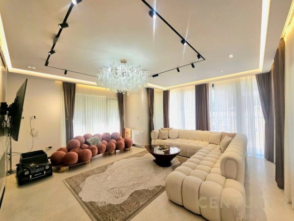 Tirane, shitet Vile 4+1 , 404 m² 780.000 € 