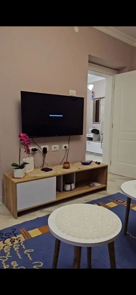 Tirane, jepet me qera apartament 1+1+Ballkon Kati 1, 80 m² 550 € (RRUGA E ELBASANIT)