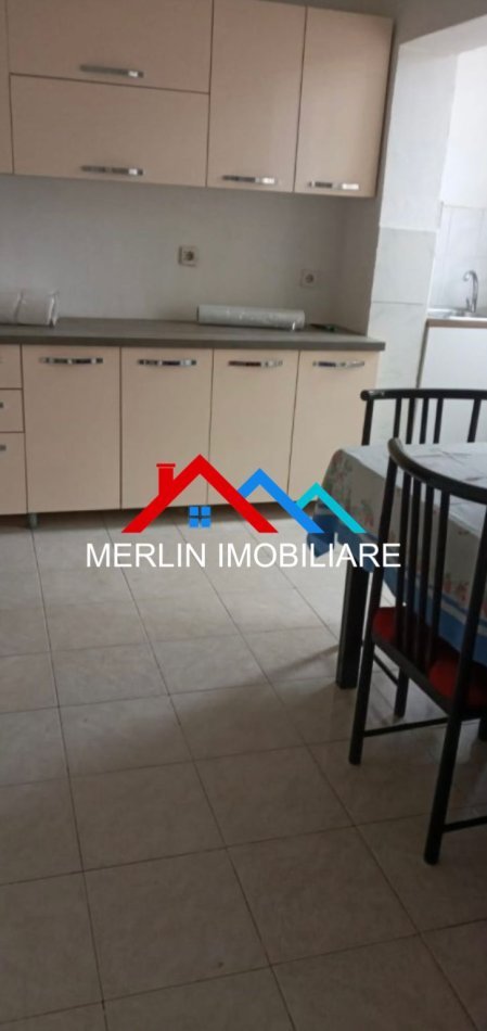 Tirane, jepet me qera apartament 2+1+Ballkon Kati 5, 90 m² 450 € (RRUGA SIRI KODRA)