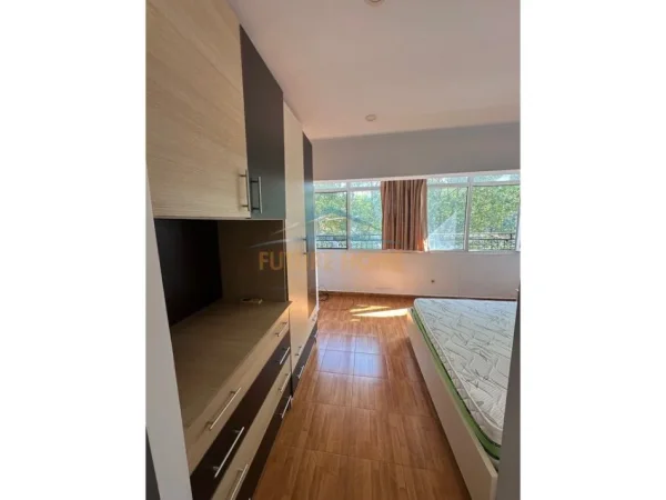 Tirane, shitet apartament 1+1+Ballkon Kati 2, 42 m² 75.000 € 