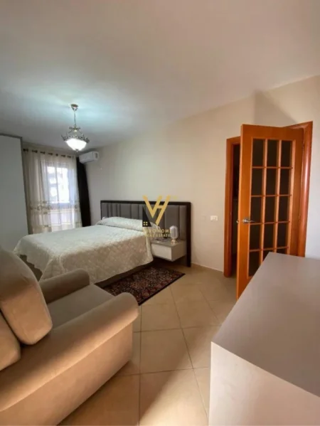 Tirane, jepet me qera apartament 2+1+Ballkon Kati 5, 80 m² 800 € (AIR ALBANIA)