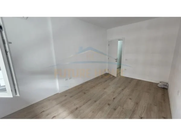 Tirane, shitet apartament 1+1+Ballkon Kati 4, 64 m² 200.000 € 