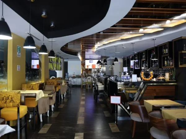 Tirane, shitet hotel , 2.400 m² 5.500.000 € 