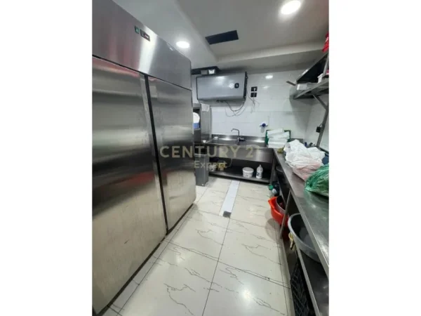 Tirane, shitet ambjent biznesi , 150 m² 85.000 € 