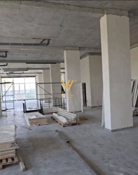 Tirane, jepet me qera ambjent biznesi Kati 2, 550 m² 3.000 € (PASKUQAN)