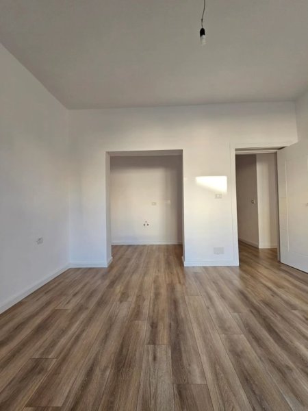 SHITET APARTAMENT 2+1 /RRUGA KAVAJES_PRANE XHAMISE  DINE HOXHA 📍