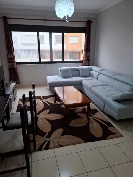 Tirane, jepet me qera apartament 1+1+Ballkon Kati 3, 70 m² 400 € (ASTIR)