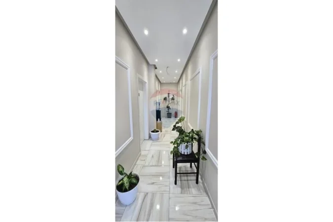 Tirane, shitet hotel  770 000 €. Kati 2, 529 m² (Vore)