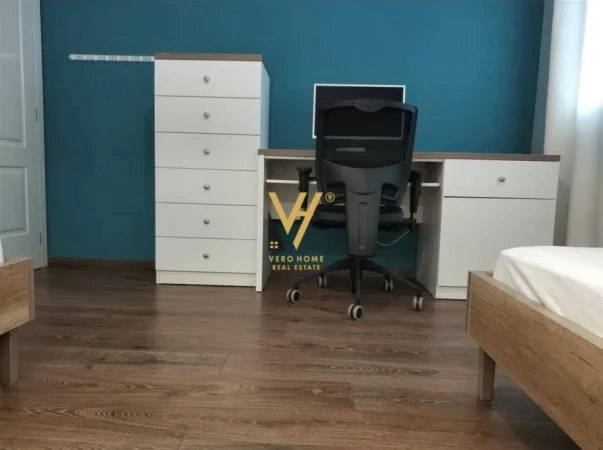 Tirane, jepet me qera apartament 2+1+Ballkon Kati 5, 110 m² 1.100 € (RRUGA “ISLAM ALLA”)