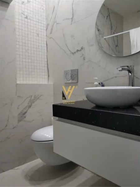 Tirane, jepet me qera apartament 2+1+Ballkon Kati 5, 110 m² 1.100 € (RRUGA “ISLAM ALLA”)