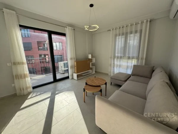 Tirane, jepet me qera apartament 2+1 Kati 3, 105 m² 650 € (Kodra e Diellit)