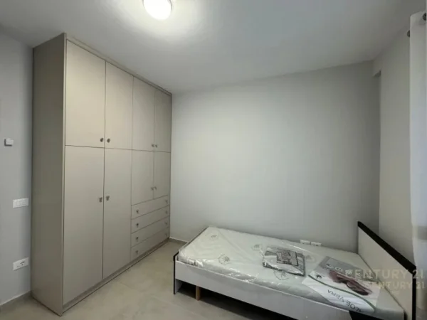 Tirane, jepet me qera apartament 2+1 Kati 3, 105 m² 650 € (Kodra e Diellit)
