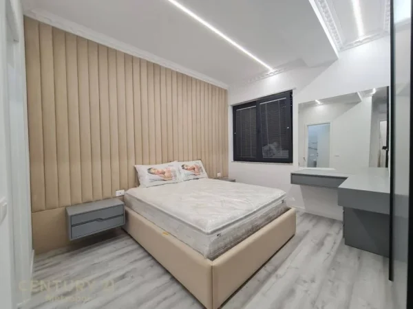 Tirane, jepet me qera apartament 2+1 Kati 3, 110 m² 1.200 € (Liqeni Thate)