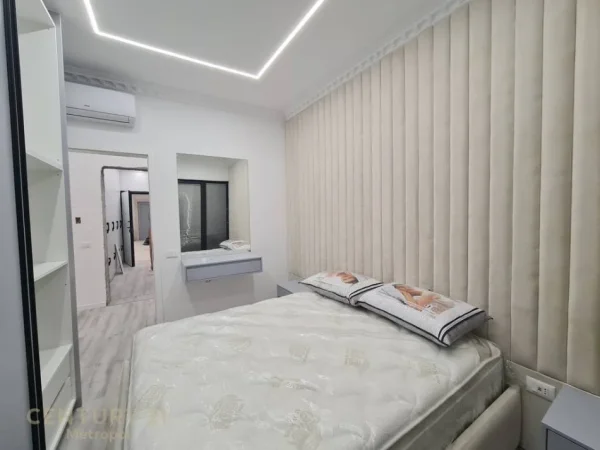 Tirane, jepet me qera apartament 2+1 Kati 3, 110 m² 1.200 € (Liqeni Thate)