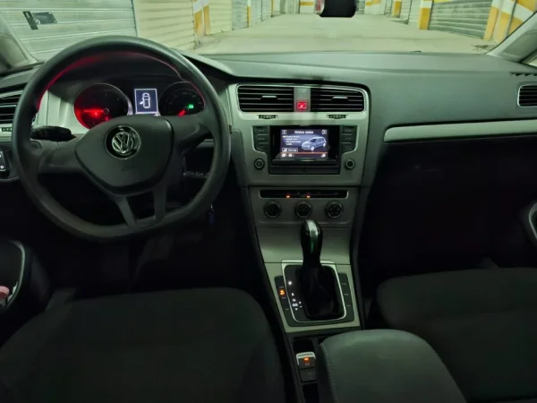 Tirane, shes makine VW Golf 7, 1.6 nafte, automat, viti 2016 Nafte, gri metalizato automatik Kondicioner 98.600 km 9.900 €