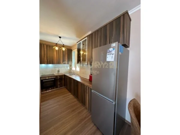 Tirane, jepet me qera apartament 2+1 Kati 9, 100 m² 750 € (Vilat Gjermane)