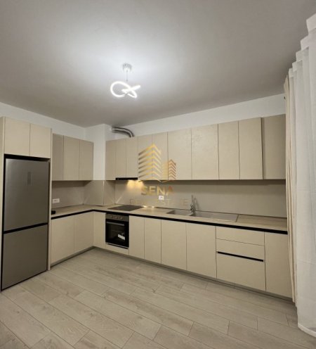 Tirane, jepet me qera apartament 2+1+Ballkon Kati 9, 100 m² 650 € (Rruga Nexho Konomi)