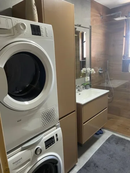 Tirane, shitet apartament 1+1+Ballkon Kati 5, 70 m² 155.000 € 