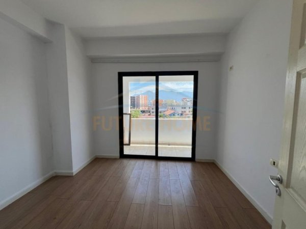 Tirane, jepet me qera apartament 1+1 Kati 2, 111 m² 450 € (Unazes se Re, Tirane.)
