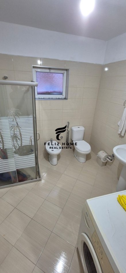 Tirane, jepet me qera apartament 1+1 Kati 1, 60 m² 400 € (RRUGA E DIBRES)