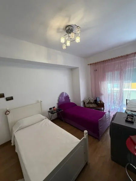 Tirane, jepet me qera apartament 2+1+Ballkon Kati 5, 100 m² 600 € (Mbikalimi komunes se parisit)
