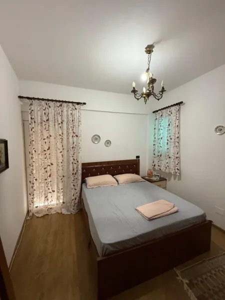 Tirane, jepet me qera apartament 2+1+Ballkon Kati 5, 100 m² 600 € (Mbikalimi komunes se parisit)