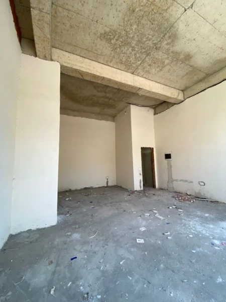 Tirane, jepet me qera ambjent biznesi Kati 1, 42 m² 450 € (Ish -Parku)