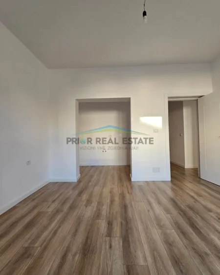 Tirane, shitet apartament 2+1 Kati 5, 66 m² 167.000 € (Rruga e Kavajes)