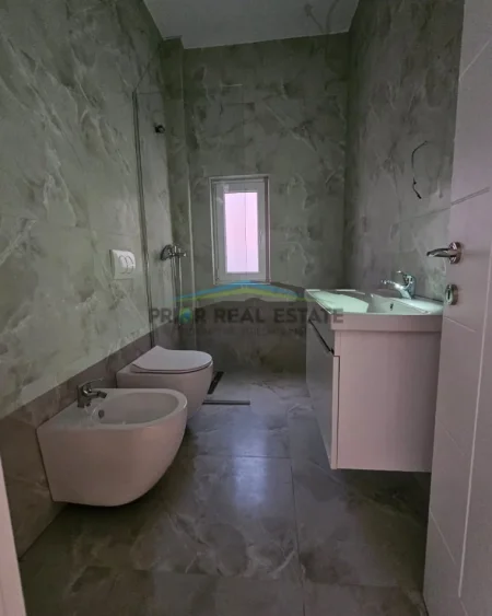 Tirane, shitet apartament 2+1 Kati 5, 66 m² 167.000 € (Rruga e Kavajes)