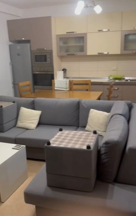 Tirane, shitet apartament 2+1+Ballkon Kati 8, 105 m² 170.000 € (Brryli)