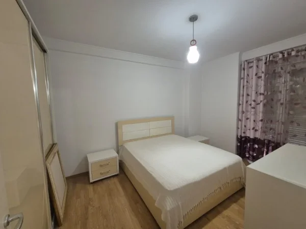 Tirane, shitet apartament 2+1+Ballkon Kati 8, 105 m² 170.000 € (Brryli)