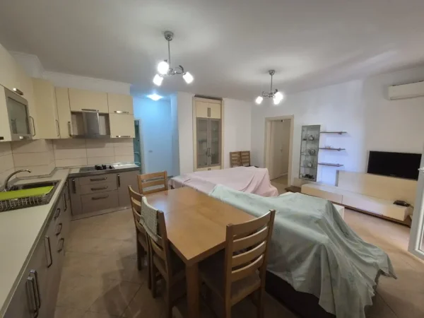 Tirane, shitet apartament 2+1+Ballkon Kati 8, 105 m² 170.000 € (Brryli)