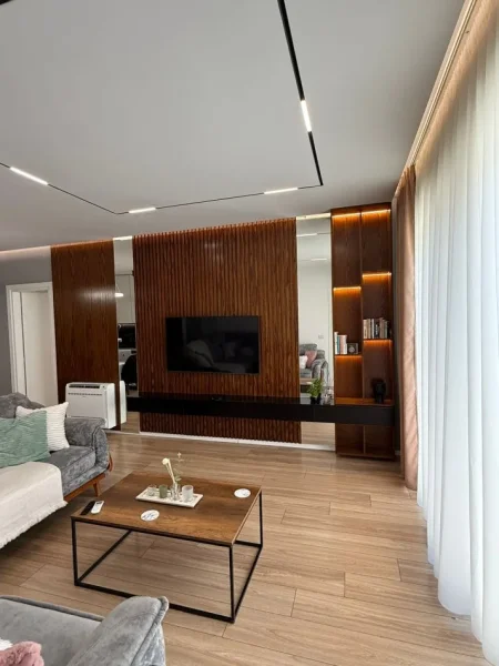 Tirane, jepet me qera 3+1+Ballkon , 118 m² 900 € (Liqeni i Thate)