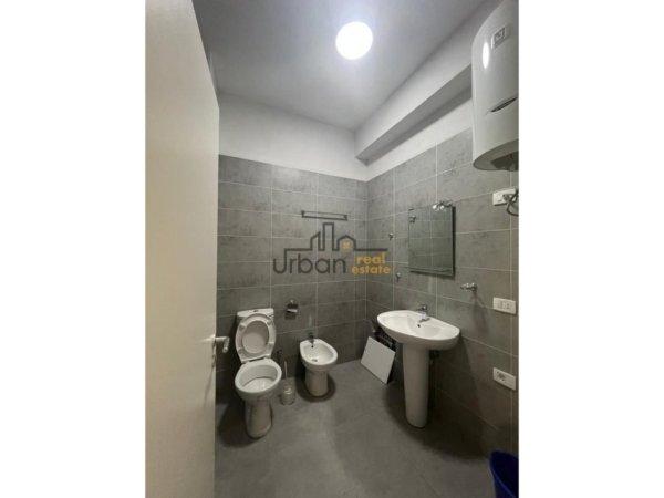 Tirane, shitet apartament 2+1 Kati 2, 82 m² 135.000 € (Kompleksi Mangalem)