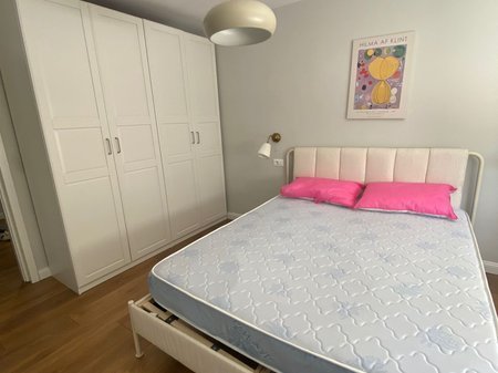 Tirane, jepet me qera apartament 1+1 Kati 3, 50 m² 400 € (Rr Bardhyl)