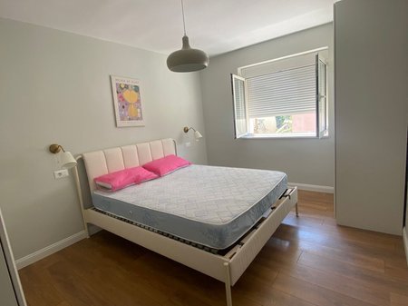 Tirane, jepet me qera apartament 1+1 Kati 3, 50 m² 400 € (Rr Bardhyl)