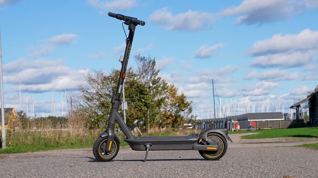 Tirane, Scooter Ninebot , e zeze 500 €
