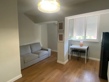 Tirane, jepet me qera apartament 1+1 Kati 3, 50 m² 400 € (Rr Bardhyl)