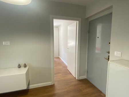 Tirane, jepet me qera apartament 1+1 Kati 3, 50 m² 400 € (Rr Bardhyl)