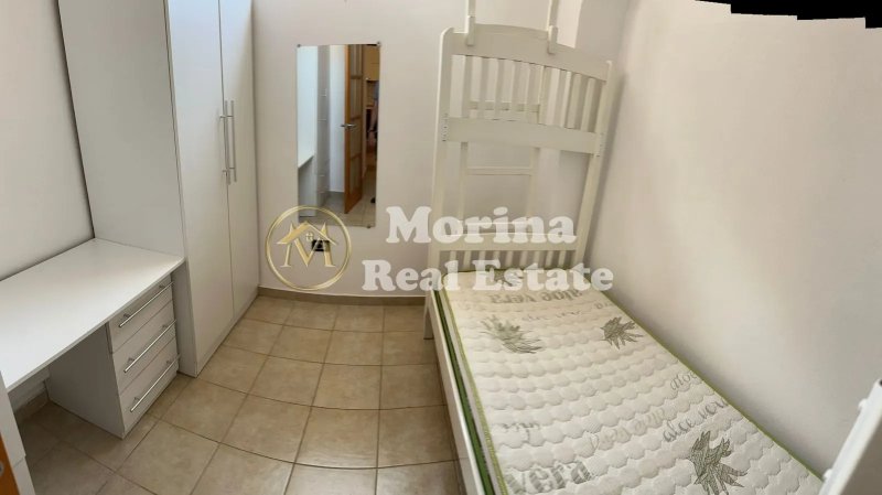 Tirane, jepet me qera apartament 2+1 Kati 1, 80 m² 600 € (Vila Gold)