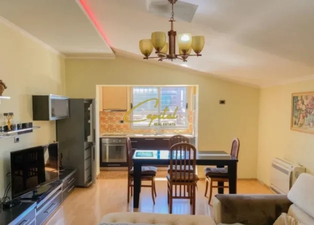 Tirane, jepet me qera apartament 2+1 Kati 4, 110 m² 700 € (21 DHJETORI)