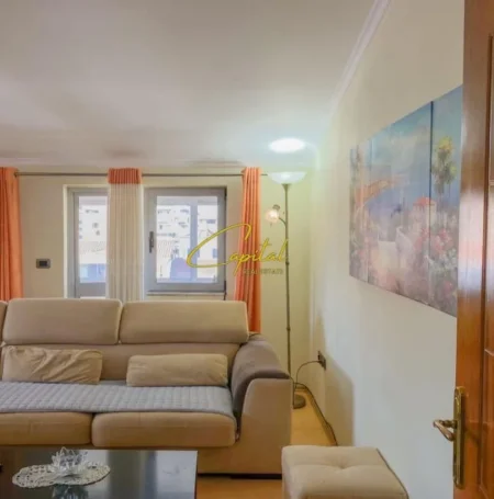 Tirane, jepet me qera apartament 2+1 Kati 4, 110 m² 700 € (21 DHJETORI)