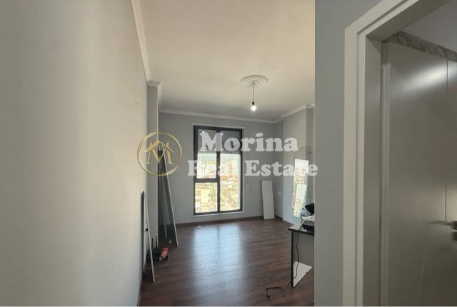 Tirane, jepet me qera apartament 3+1+Ballkon Kati 6, 136 m² 650 € (Porcelan)