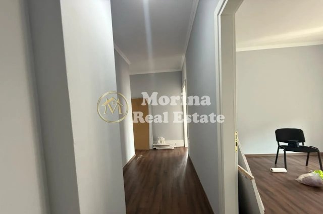 Tirane, jepet me qera apartament 3+1+Ballkon Kati 6, 136 m² 650 € (Porcelan)