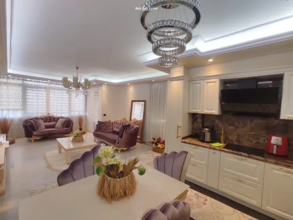 Tirane, shitet apartament 3+1+Ballkon Kati 2, 152 m² 250.000 € (Porcelan, Rruga Xhanfize Keko, prane UET)